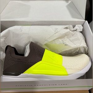 APL Women’s Techloom Bliss Size 6